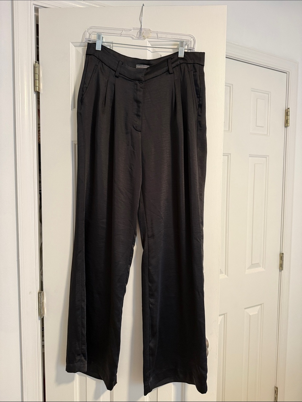 Vince Camuto Black Women's Pleated satin like pants